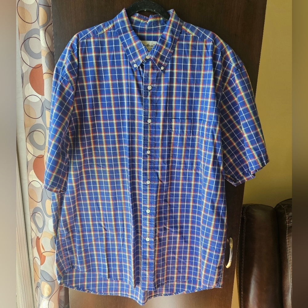 Eddie Bauer Men's Blue Plaid Short-Sleeve Button-Down Shirt with Yellow Accent